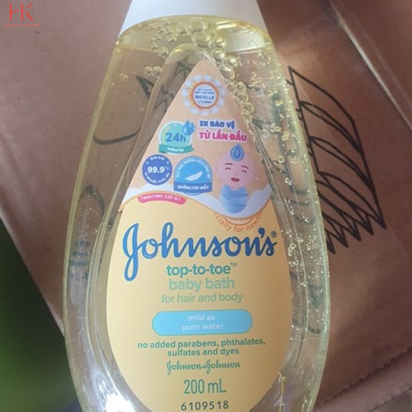 SỮA TẮM GỘI TOÀN THÂN TRẺ EM JOHNSON BABY 200ML