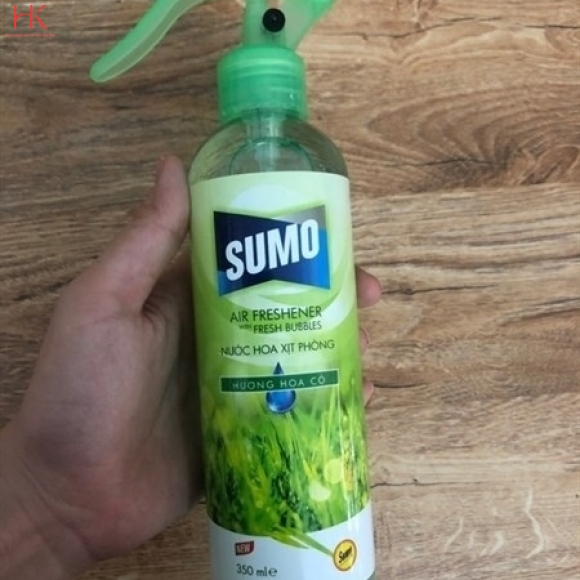 NƯỚC HOA XỊT PHÒNG SUMO HƯƠNG HOA CỎ NẮP VÒI CHAI XÁNH LÁ